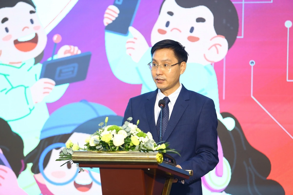 Ông Hoàng Đình Chung, Ủy viên Ban Thường vụ VDCA, Phó Chủ tịch Thường trực Liên minh sáng tạo nội dung số Việt Nam (Ảnh: Ban tổ chức)