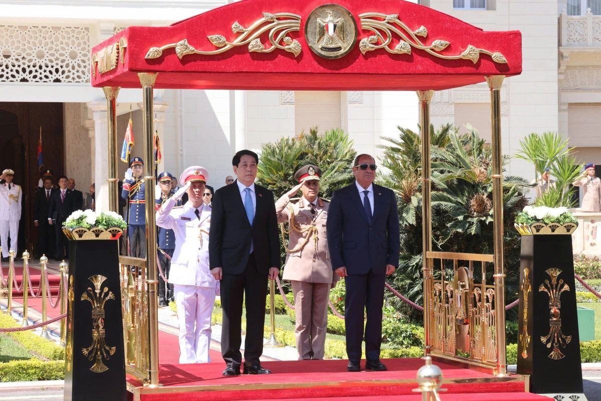 Tổng thống Abdel Fattah Al-Sisi chủ trì lễ đón Chủ tịch nước Lương Cường thăm cấp Nhà nước tới Cộng hoà Ả-rập Ai Cập