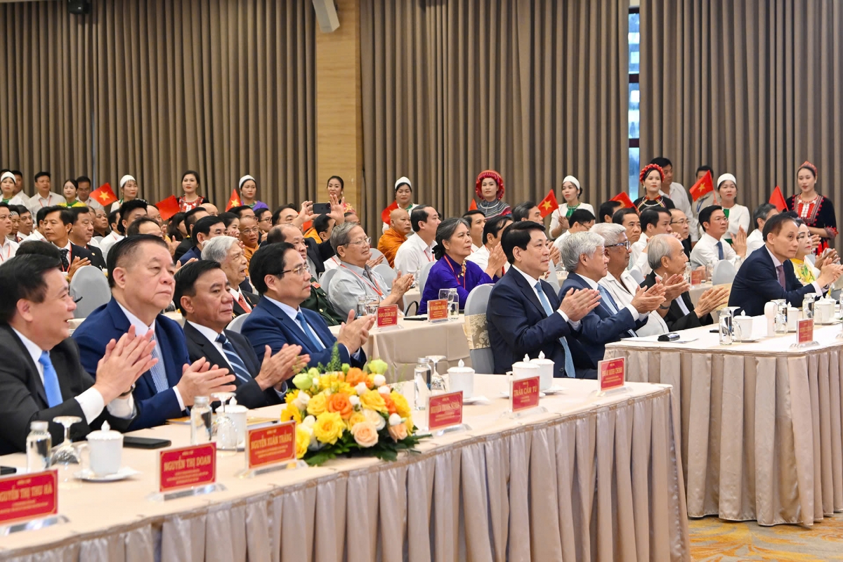 Các đại biểu dự buổi gặp mặt.
