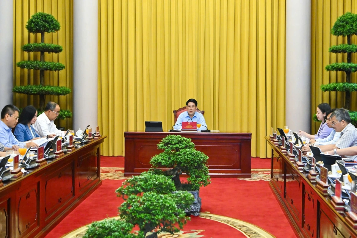 Toàn cảnh buổi làm việc.