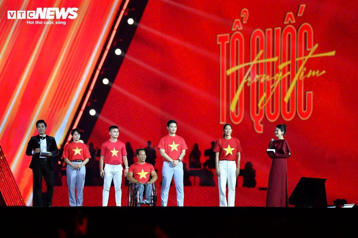 In addition, the programme also features several prominent athletes such as Quang Hai, Anh Vien, Le Van Cong, along with many other sports figures who have brought glory to Vietnam on the international stage.