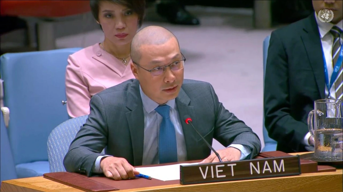 Công sứ Nguyễn Hoàng Nguyên, Phó Trưởng Phái đoàn thường trực Việt Nam tại Liên Hợp Quốc phát biểu tại phiên thảo luận.