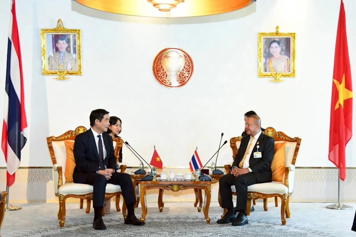 Đại sứ Việt Nam tại Thái Lan Phạm Việt Hùng có cuộc gặp chào xã giao Chủ tịch Thượng viện Thái Lan Mongkol Surasajja hôm 21/8/2025
