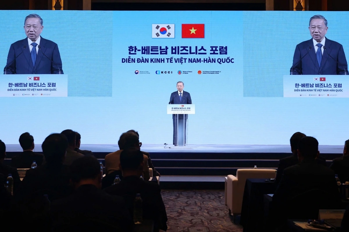 Ngày 12/8, Tổng Bí thư Tô Lâm và Thủ tướng Hàn Quốc Kim Min Seok đã dự diễn đàn kinh tế Việt Nam – Hàn Quốc với chủ đề. Hơn 400 doanh nghiệp hàng đầu từ cả hai quốc gia có đại diện góp mặt tại sự kiện. Dưới sự chứng kiến của Tổng Bí thư Tô Lâm đã diễn ra các thỏa thuận hợp tác của các bộ, ngành, địa phương 2 nước về: năng lượng, công nghiệp, hạ tầng số, chuyển đổi số, chuỗi cung ứng, tài chính - ngân hàng…