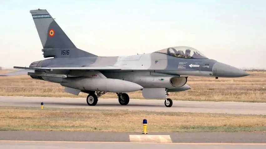 Tiêm kích F-16 đáp xuống căn cứ không quân Fetesti của Romania - Ảnh: Getty Images