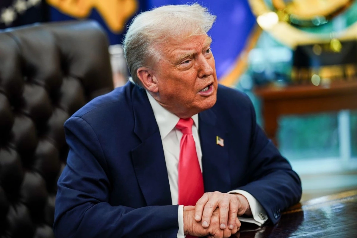 Ông Trump tuyên bố không đàm phán thay cho Ukraine tại thượng đỉnh Alaska. Ảnh: Bloomberg