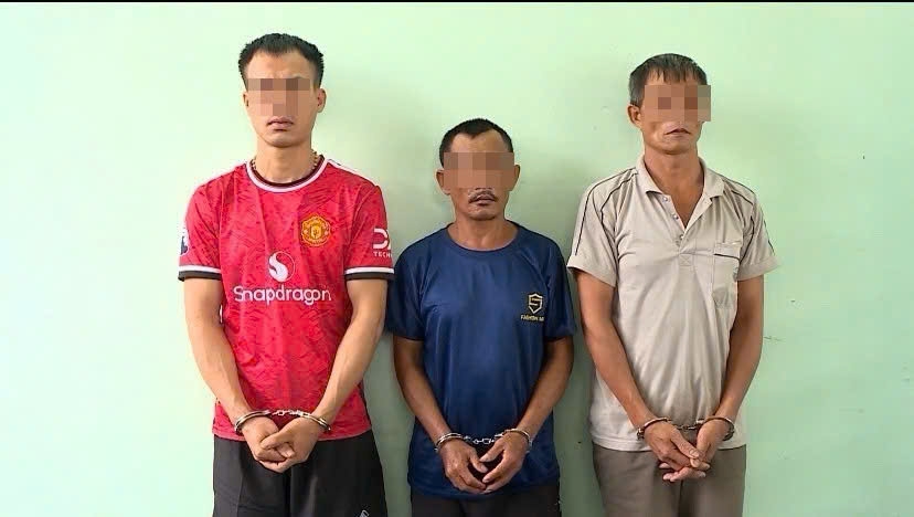 Các bị can từ trái qua: Trần Văn Hậu, Trần Văn Châu, Mai Xuân Hạnh tại cơ quan công an. (Ảnh: CACC)
