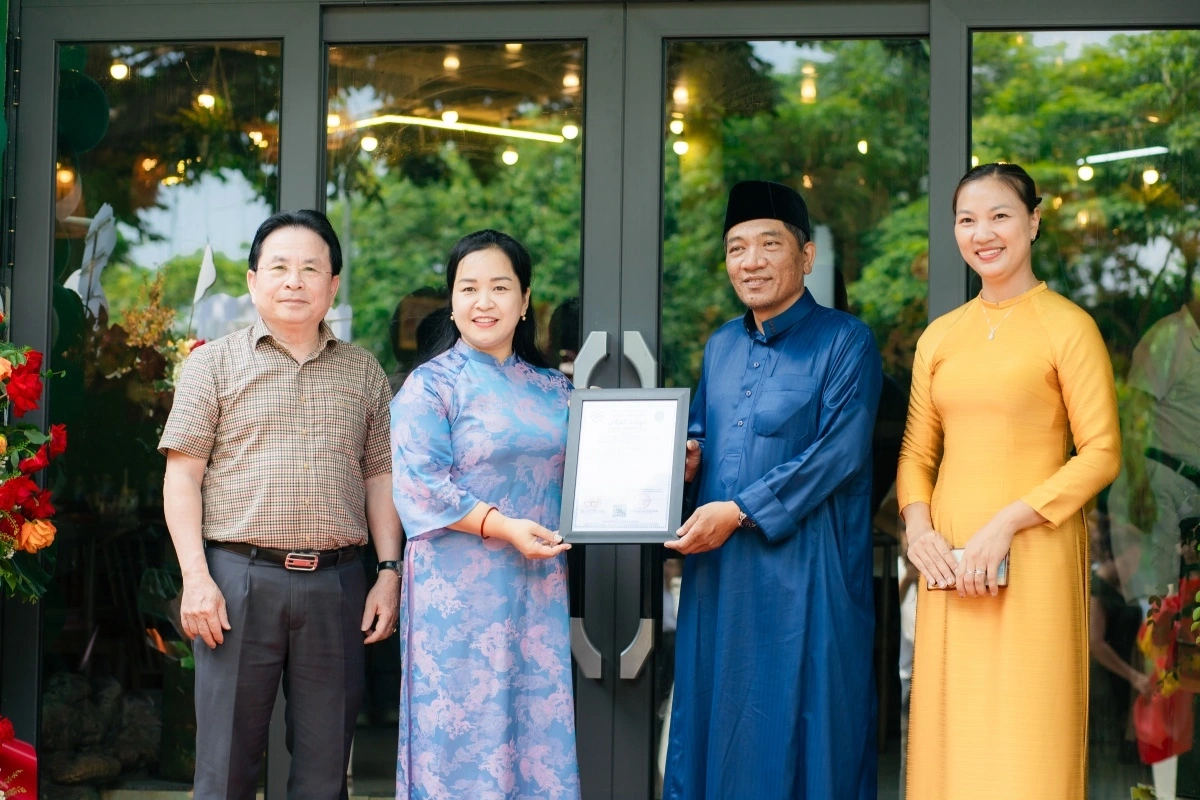 Halal Hà Nội nhận chứng nhận Halal.