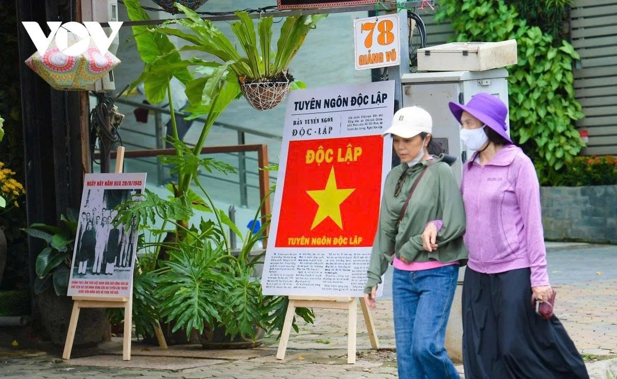 Ngo Dieu Hien of Ninh Binh shares that people are eager to immerse themselves in the festive atmosphere of National Day celebrations in Hanoi.