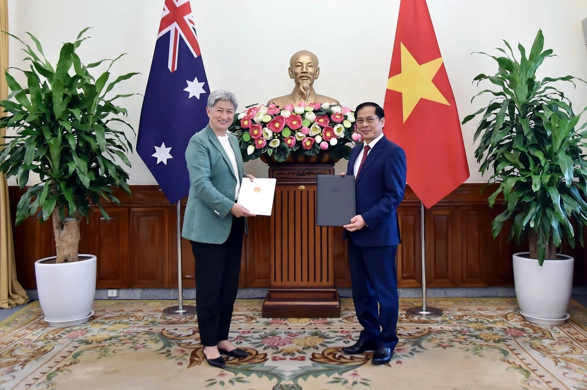 Phó thủ tướng, Bộ trưởng Ngoại giao Bùi Thanh Sơn và Bộ trưởng Ngoại giao Australia Penny Wong