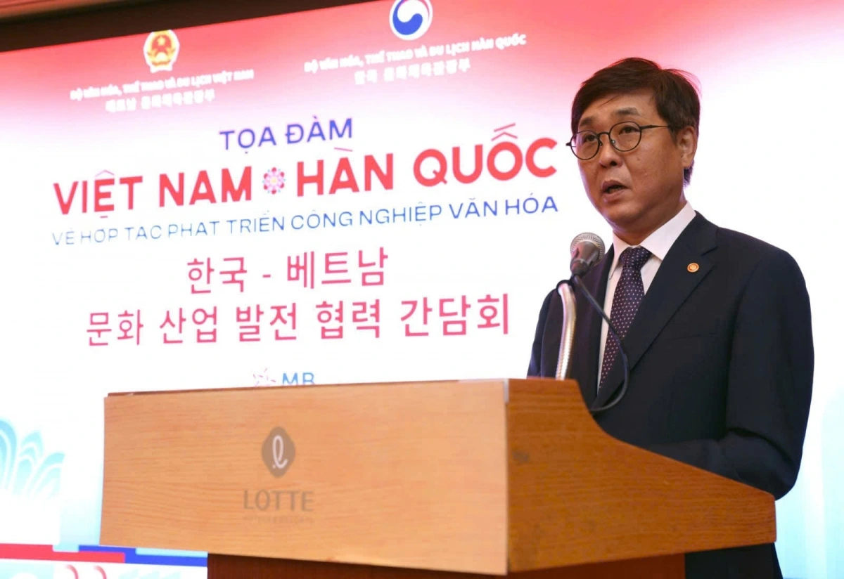 Bộ trưởng Bộ Văn hóa, Thể thao và Du lịch Hàn Chae Hwi-Young chia sẻ (Ảnh: Đại biểu nhân dân)