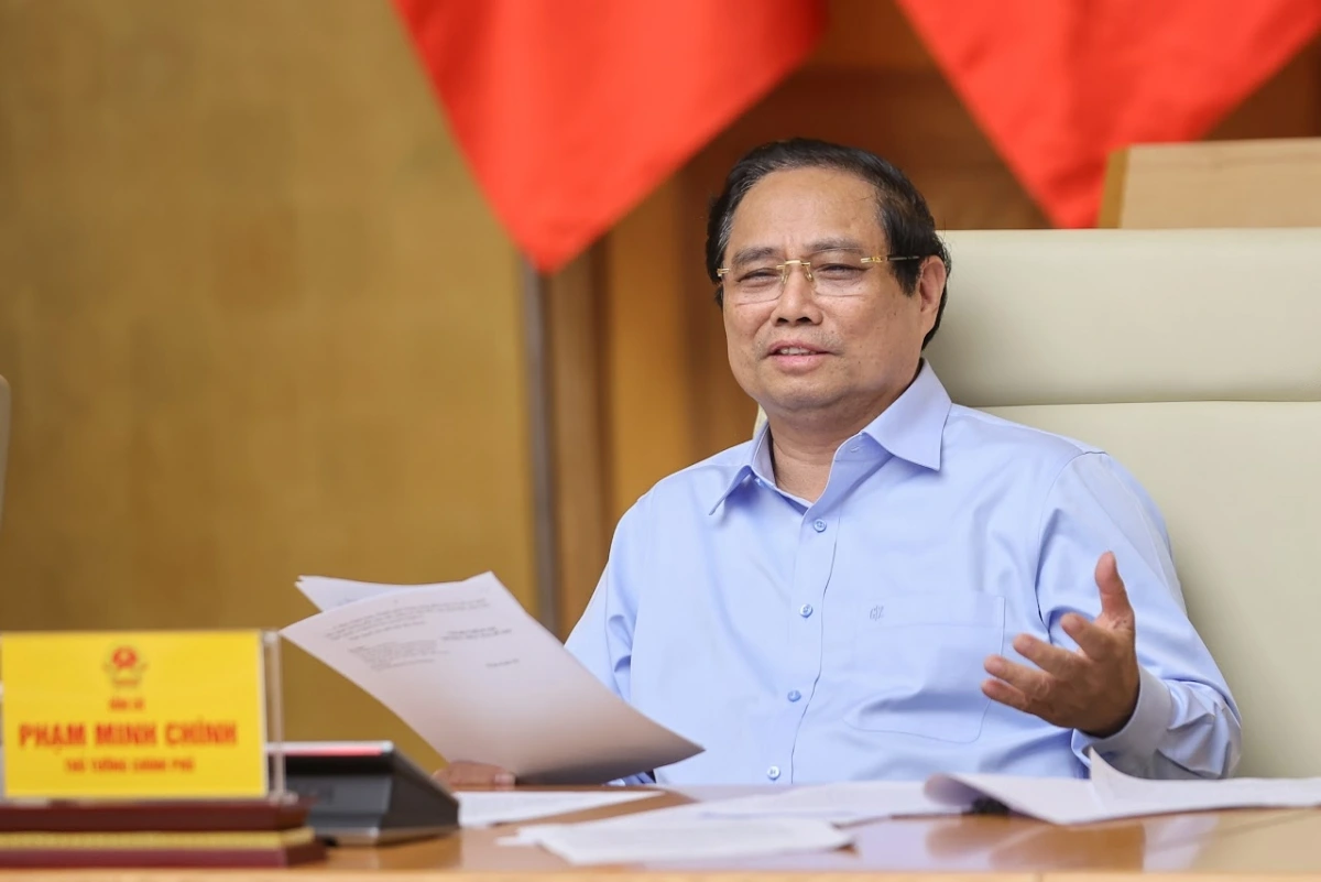 Thủ tướng nêu rõ, việc trình ban hành các nghị quyết này phải đặt trong tổng thể các nghị quyết "trụ cột" mà Bộ Chính trị đã ban hành và sẽ ban hành thời gian tới - Ảnh: VGP/Nhật Bắc