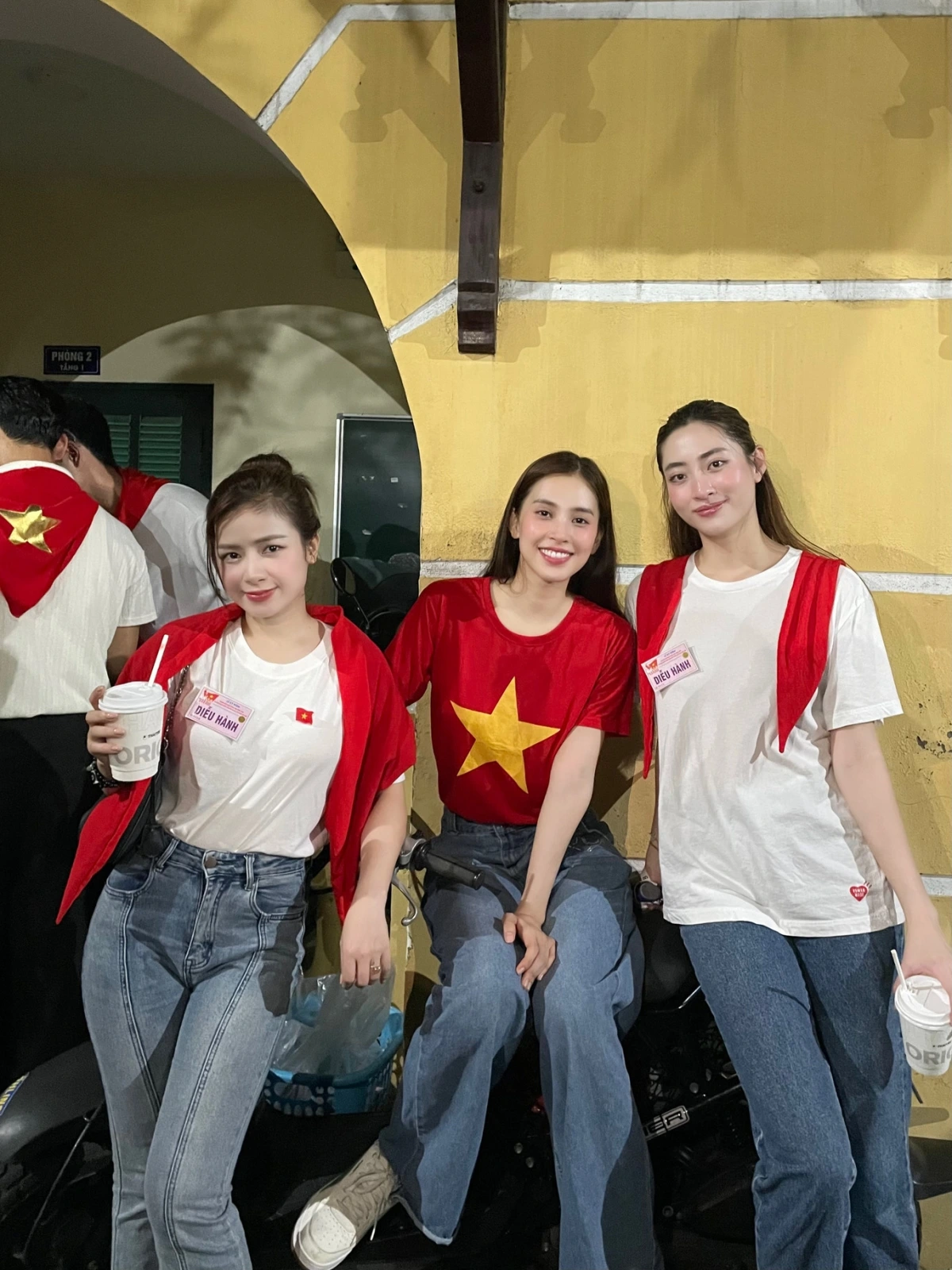 Tiểu Vy, Lương Thùy Linh tham dự buổi sơ duyệt Lễ diễu binh, diễu hành