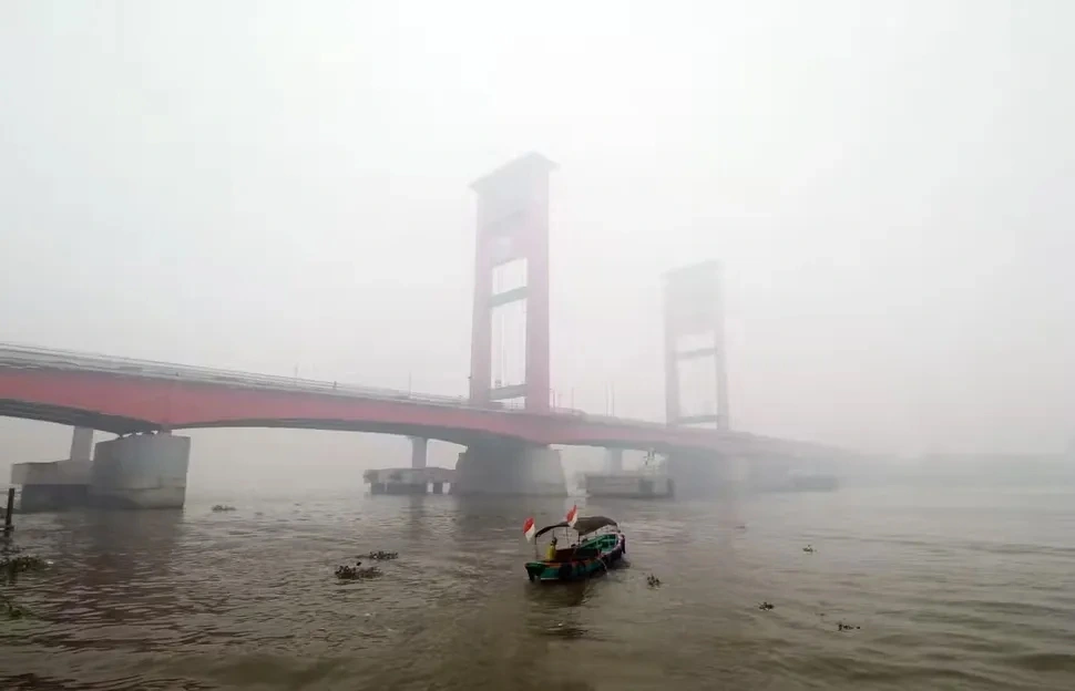 Khói mù ở Indonesia năm 2019. Ảnh: EPA