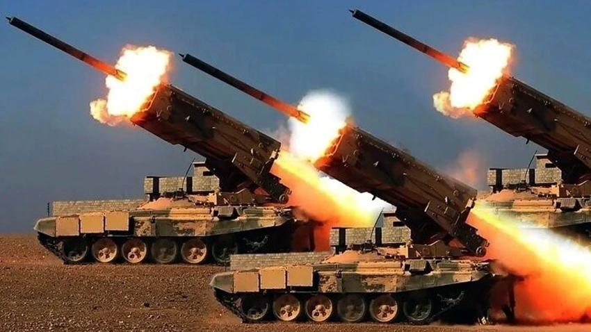 Hezbollah đã dự trữ một kho vũ khí khổng lồ gồm tên lửa, thiết bị bay không người lái (UAV) và tên lửa chống tăng mà họ có thể triển khai để chống lại các bước tiến của Israel - Ảnh: IRNA/TTXVN