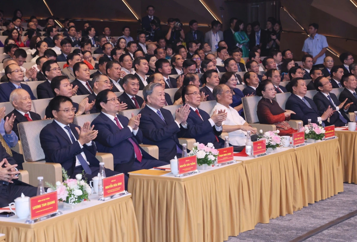 Các đại biểu tham dự Lễ kỷ niệm 80 năm ngày truyền thống ngành Tài chính