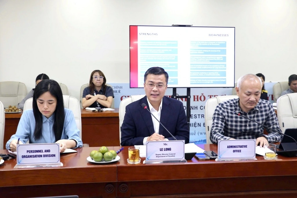 Phó Cục trưởng Lê Long phát biểu tại cuộc họp