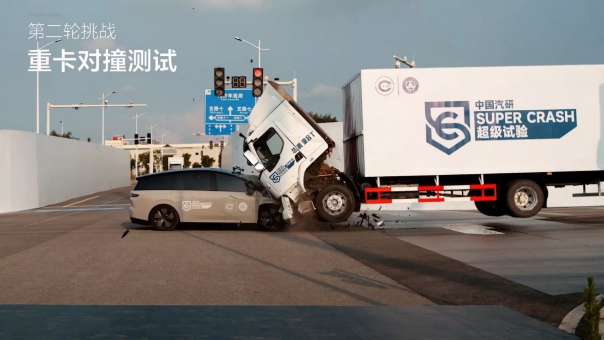 li-auto-i8-crash-test-1a-2048x1152.jpg