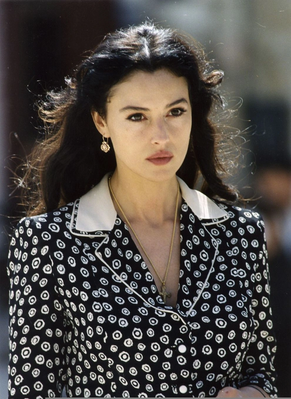 Sau 25 năm, nhắc đến “Malèna”, người xem nhớ đến diễn viên Monica Bellucci - một biểu tượng người phụ nữ mang vẻ đẹp vừa thần thoại vừa bi kịch. (Hình ảnh trong phim)