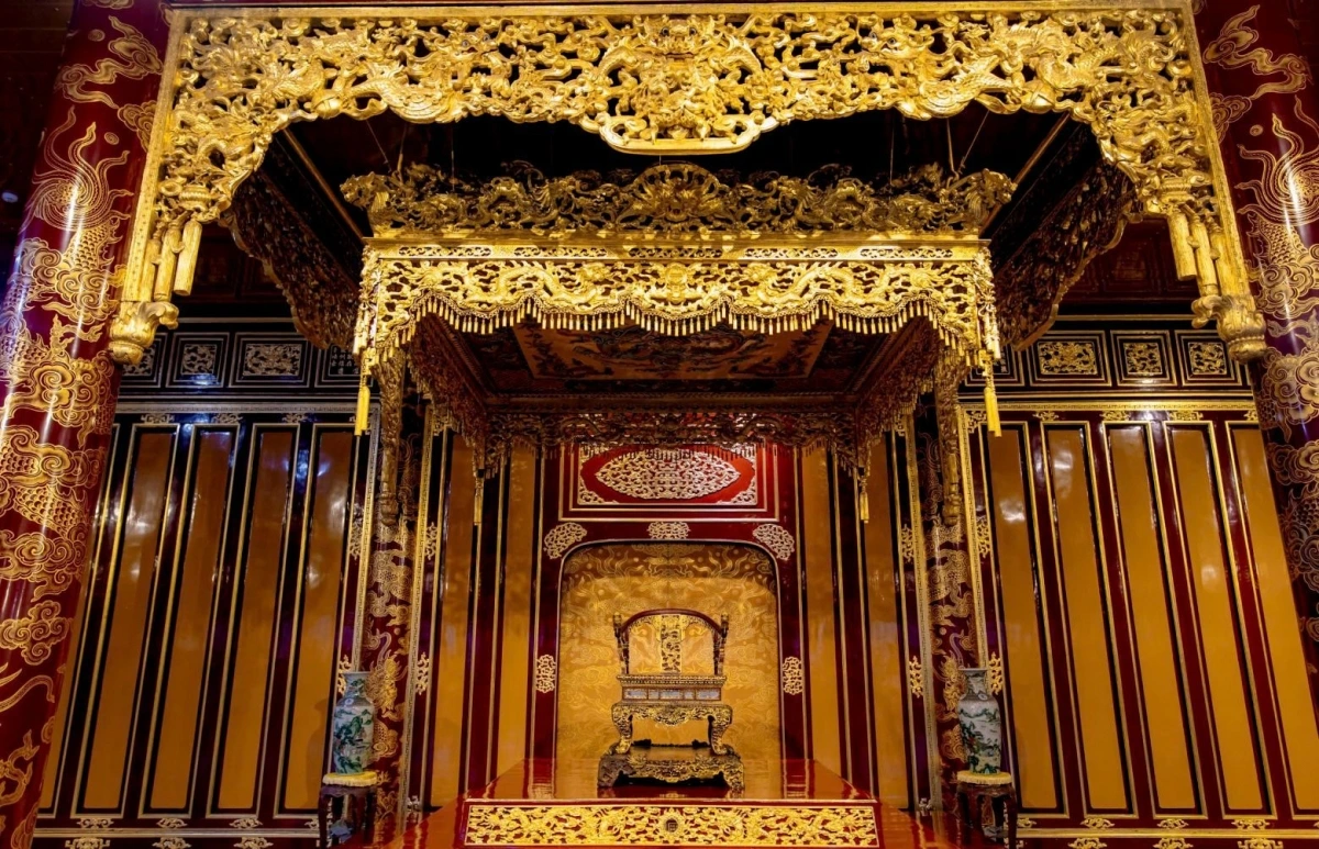 Ngai vua triều Nguyễn đặt tại Điện Thái Hòa là bảo vật quốc gia