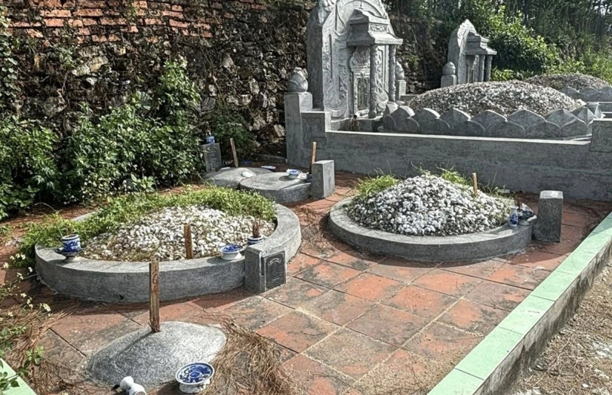 Nhiều ngôi mộ phía sau lưng chùa Thiên Mụ bị đóng cọc khiến người dân bức xúc