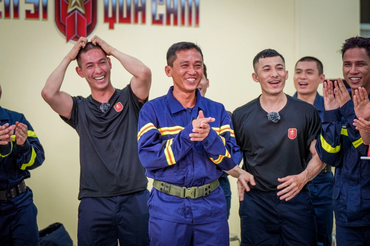 Thượng tá Nguyễn Chí Thành trong chương trình "Chiến sĩ quả cảm"