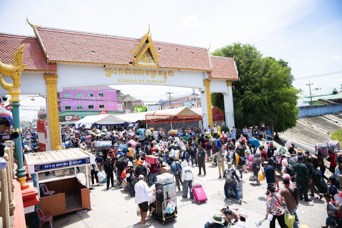 Các lao động Campuchia tại Thái lan về nước. Ảnh: Văn Đỗ
