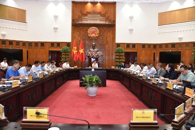 Phó Thủ tướng Chính phủ Hồ Đức Phớc họp với các bộ, ngành, hiệp hội, doanh nghiệp chứng khoán, bất động sản về dự án Luật Thuế thu nhập cá nhân (thay thế) - Ảnh: VGP