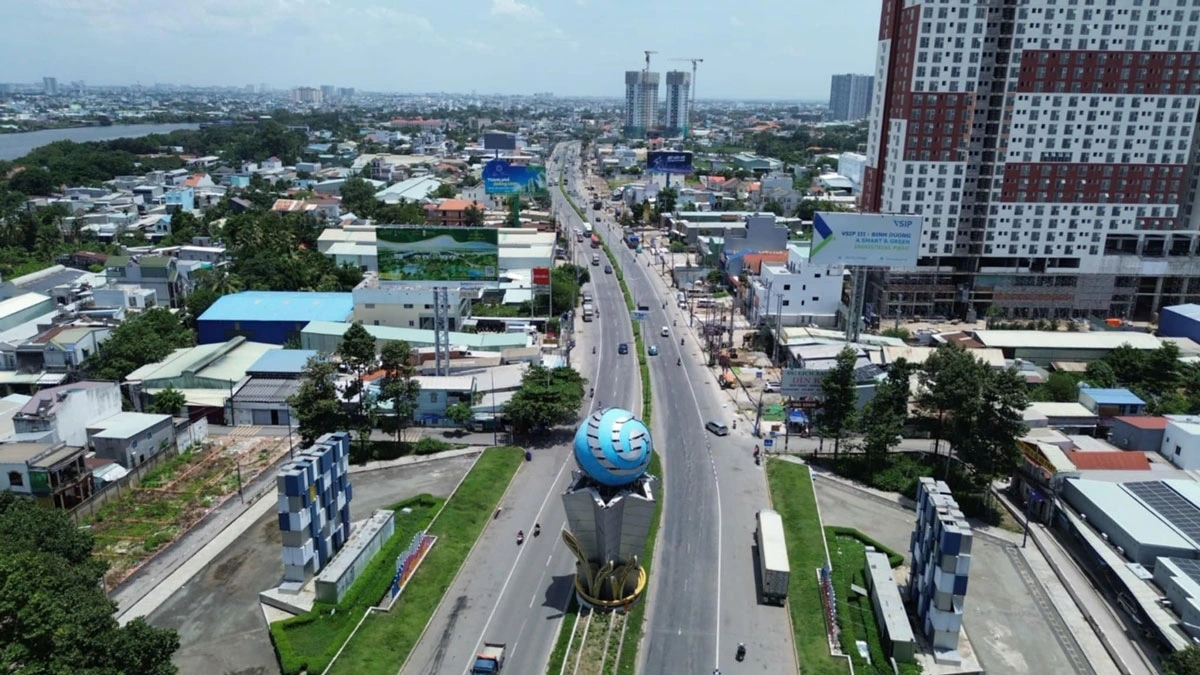 Quốc lộ 13 đang vướng pháp lý nên chững lại (ảnh: Anh Tú)