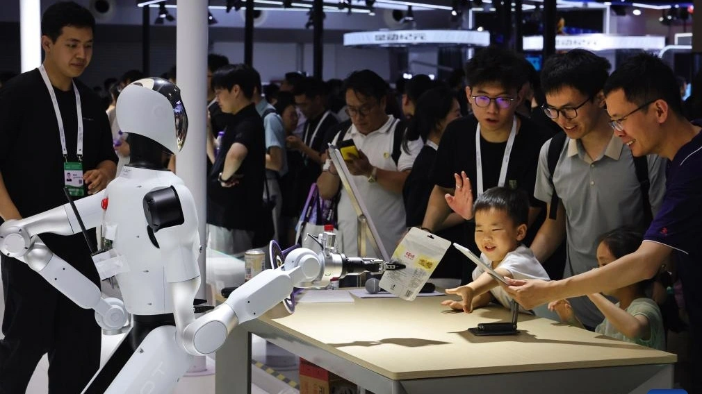 Hoạt động triển lãm trong khuôn khổ Hội nghị Trí tuệ Nhân tạo Thế giới 2025 tổ chức tại Thượng Hải ngày 22/7/2025 - Ảnh: Tân Hoa xã
