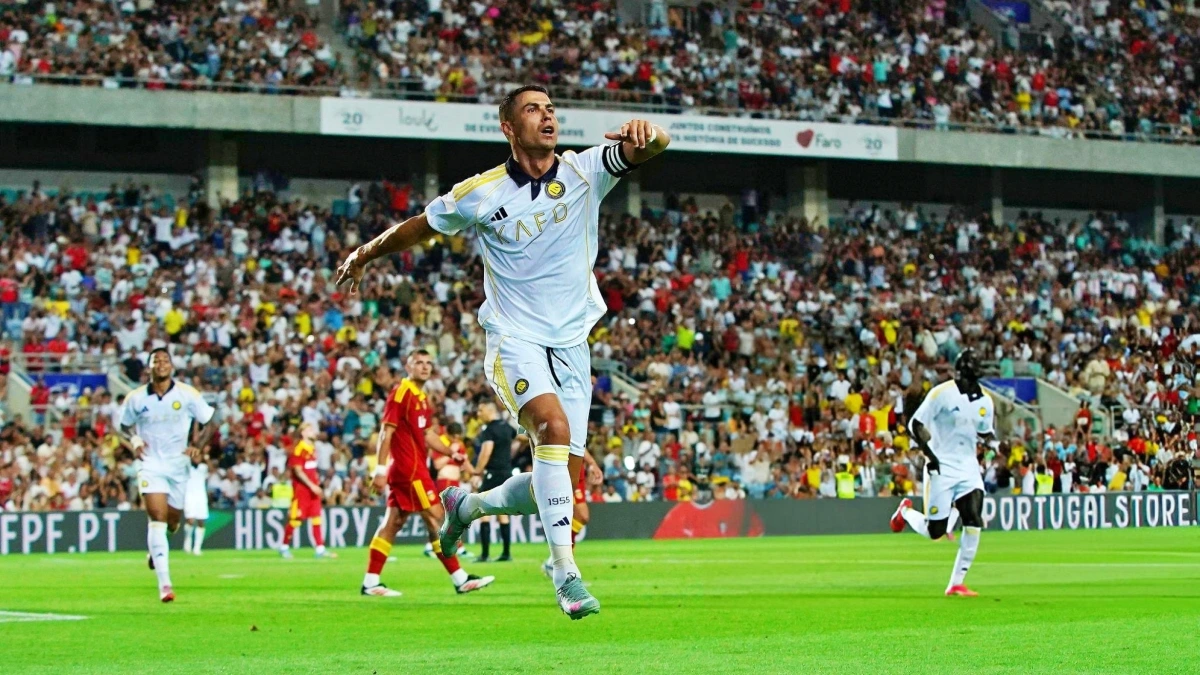 Ronaldo lập hat-trick giúp Al Nassr có chiến thắng đậm 4-0. (Ảnh: Getty)