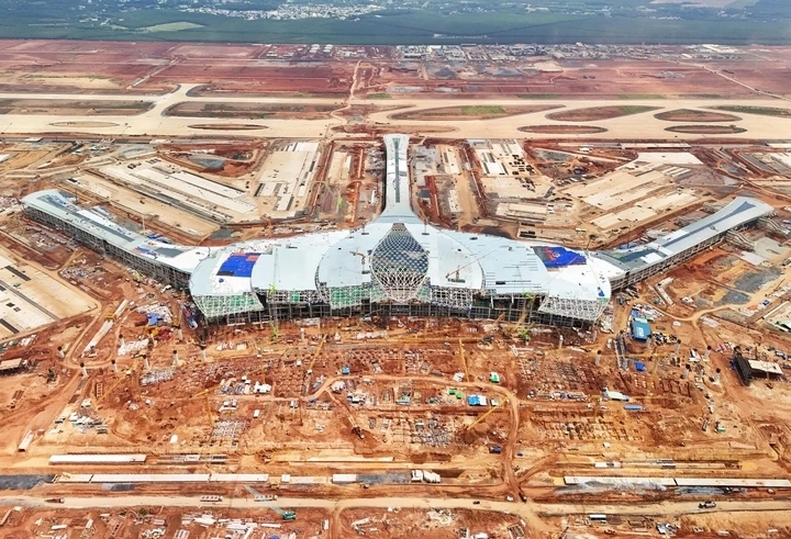 Sân bay Quốc tế Long Thành dần thành hình, dự kiến đưa vào khai thác từ năm 2026. (Ảnh: Lương Ý)