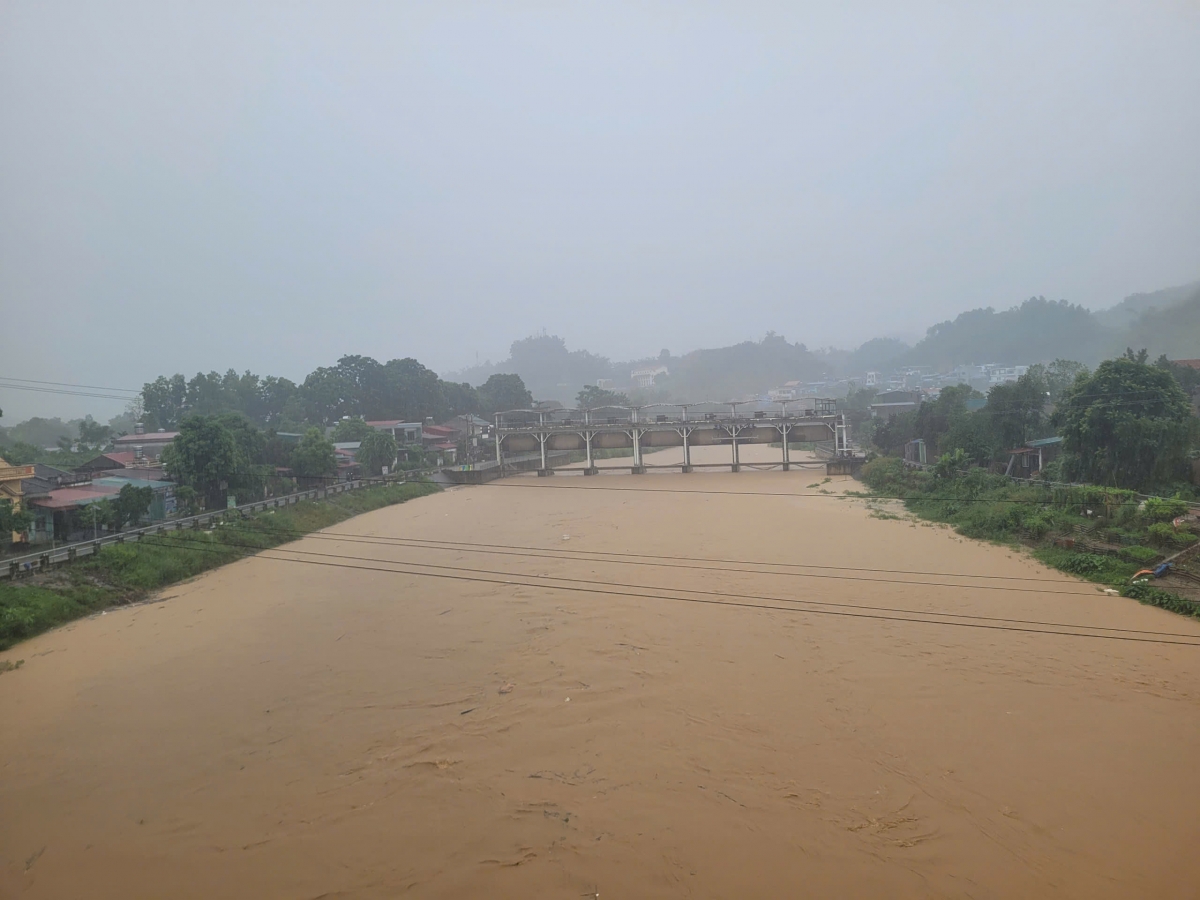 Sông Cầu đoạn qua phường Đức Xuân