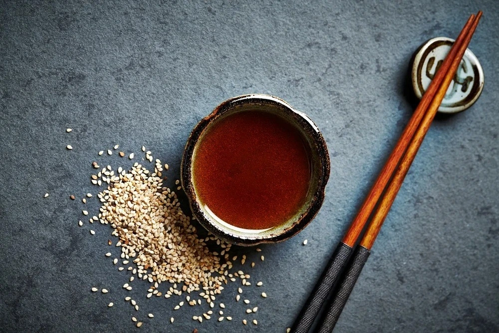 Dầu mè dễ tìm lại cực tốt cho sức khỏe. Ảnh: Istock