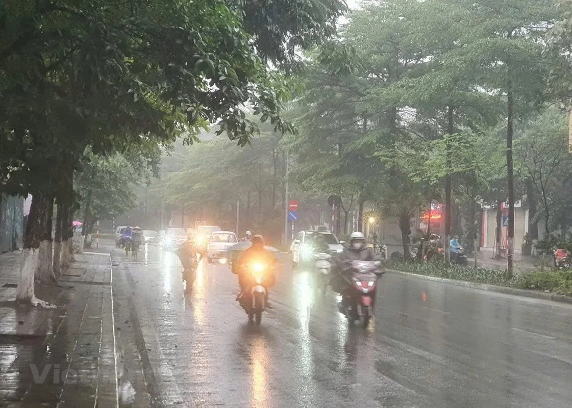 Nhiều khu vực trên cả nước có mưa rào và dông