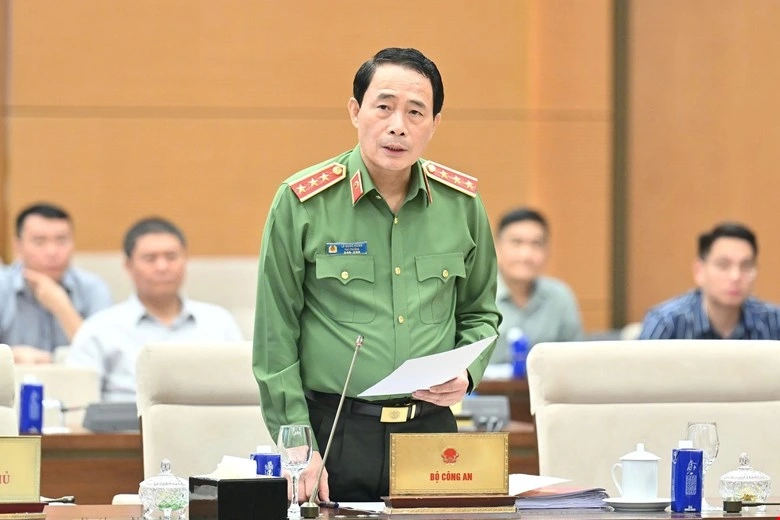 Thứ trưởng Bộ Công an Lê Quốc Hùng