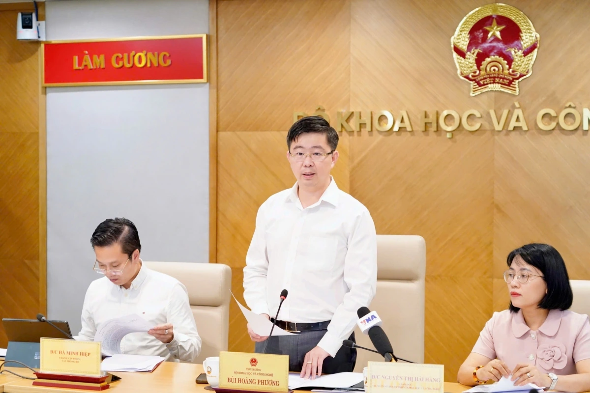 Thứ trưởng Bộ KH&amp;CN Bùi Hoàng Phương chủ trì họp báo thường kỳ tháng 7 của Bộ KH&amp;CN chiều 5/8 (Ảnh: Bộ KH&amp;CN)