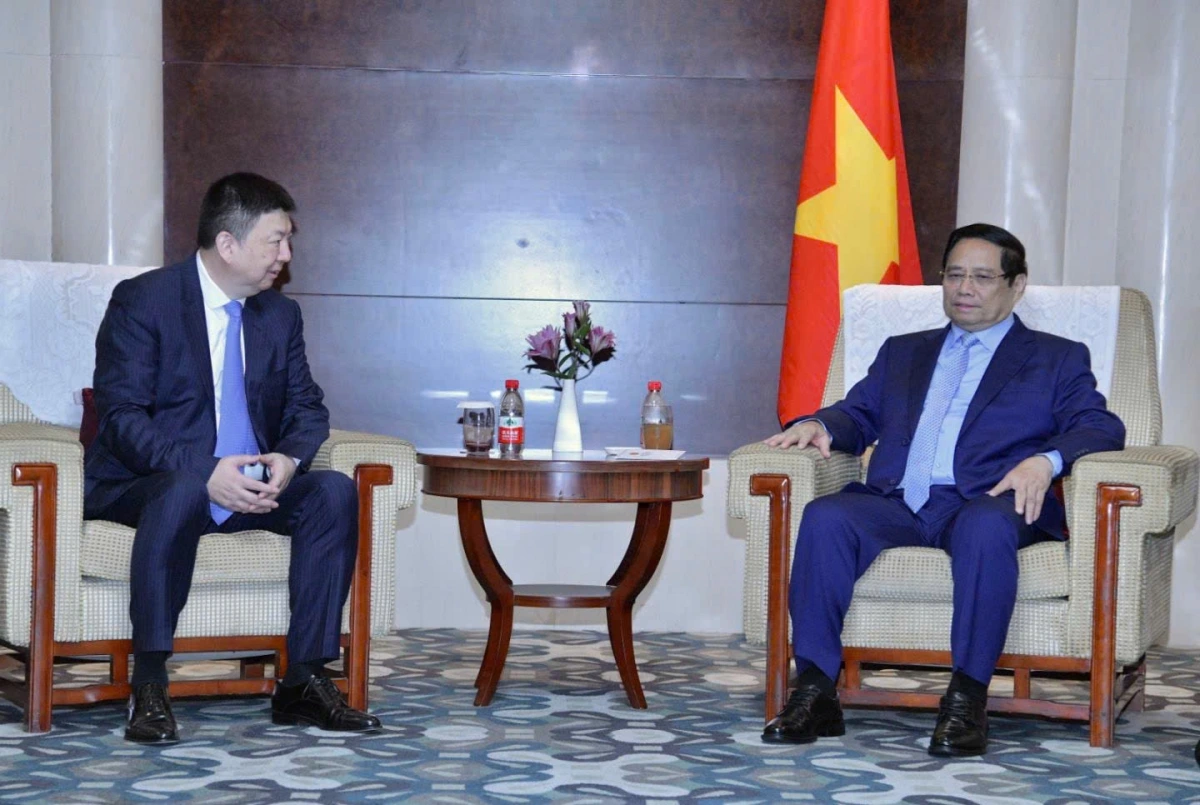 Thủ tướng Phạm Minh Chính tiếp tiếp ông Dương Vệ Đông, Chủ tịch Hội đồng quản trị Tập đoàn đoàn Thiết kế Hoa Thiết.