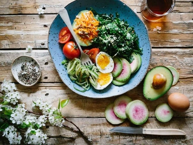 Để phòng ngừa suy thận, các bác sĩ khuyến cáo người dân nên duy trì các thói quen sinh hoạt lành mạnh (Ảnh minh họa: KT)