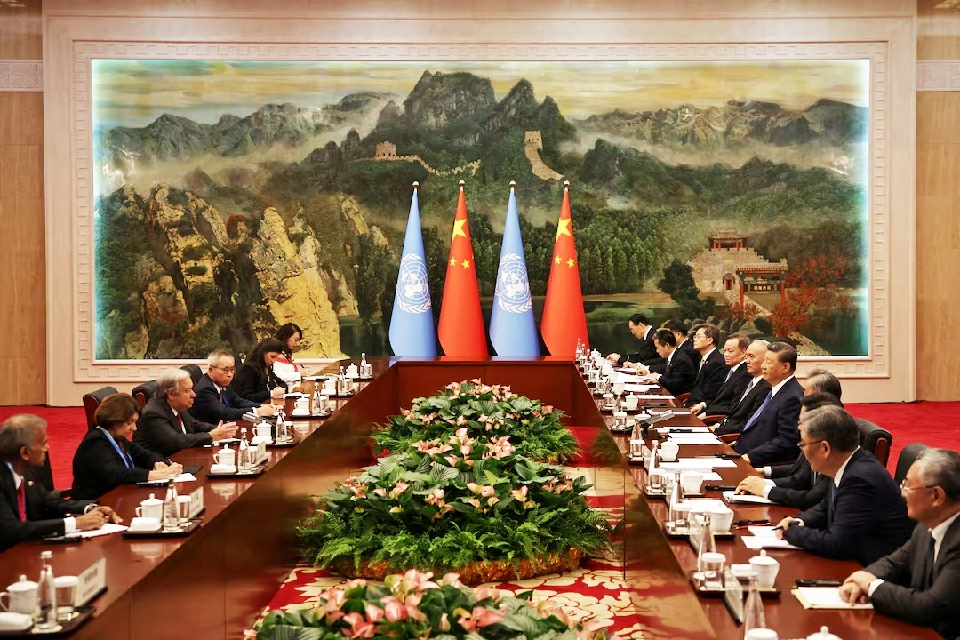 Tổng Thư ký Liên Hợp Quốc Antonio Guterres gặp Chủ tịch Trung Quốc Tập Cận Bình trước thềm Hội nghị Thượng đỉnh Tổ chức Hợp tác Thượng Hải (SCO) 2025, ở Thiên Tân, Trung Quốc, ngày 30/8/2025. Ảnh: Pool/Reuters