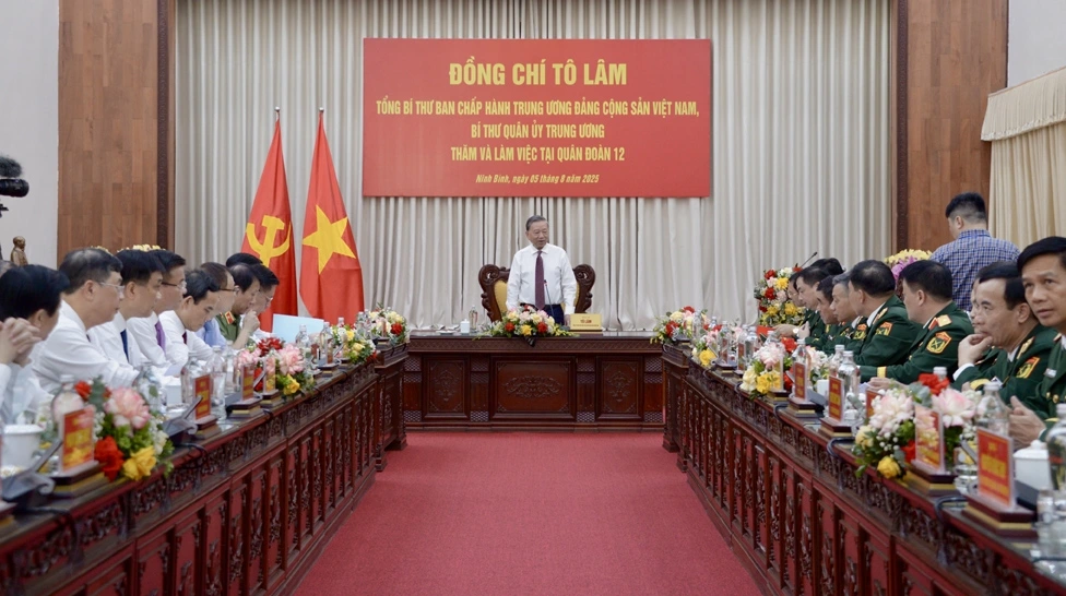 Tổng Bí thư Tô Lâm biểu dương những kết quả nổi bật trong các lĩnh vực mà Quân đoàn đạt được trong thời gian qua.