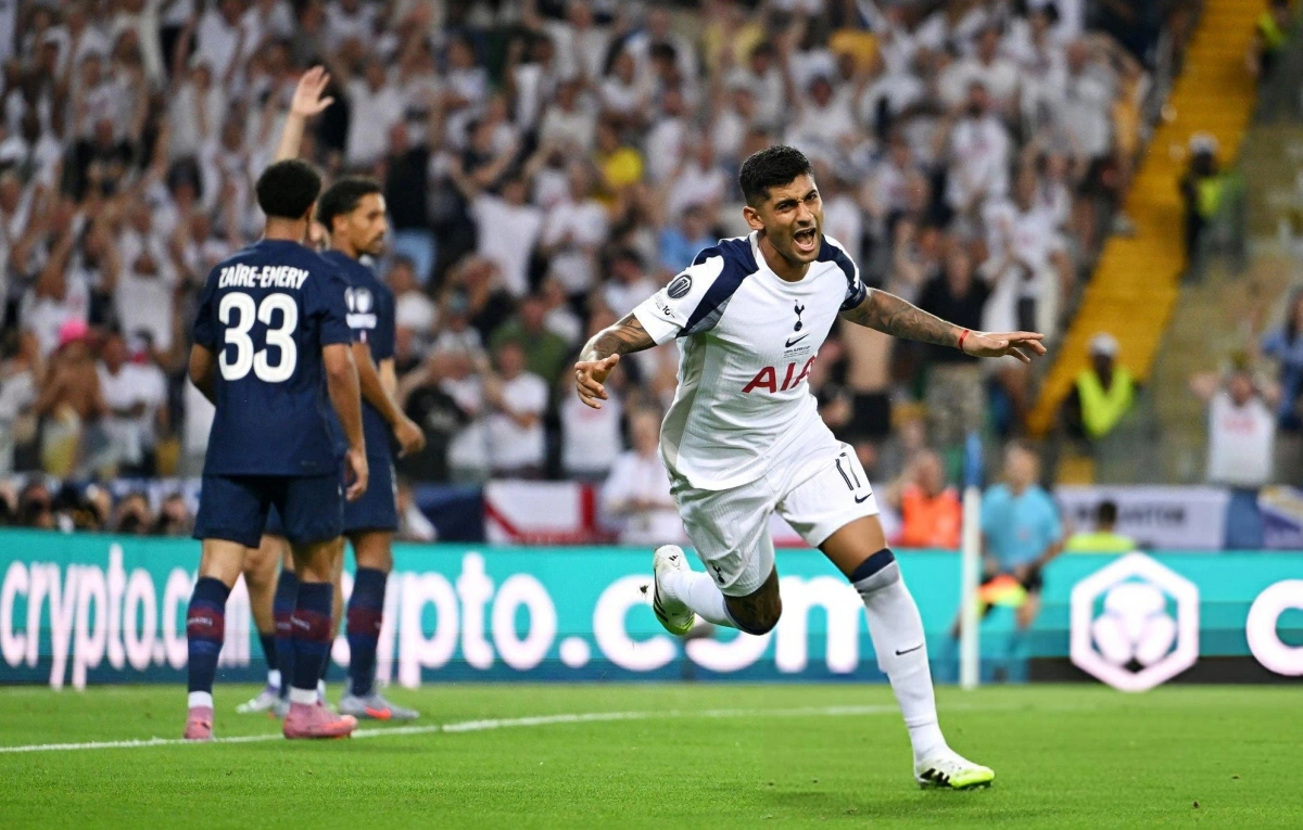 Romero ghi bàn nâng tỷ số lên 2-0 cho Tottenham. (Ảnh: Getty). 