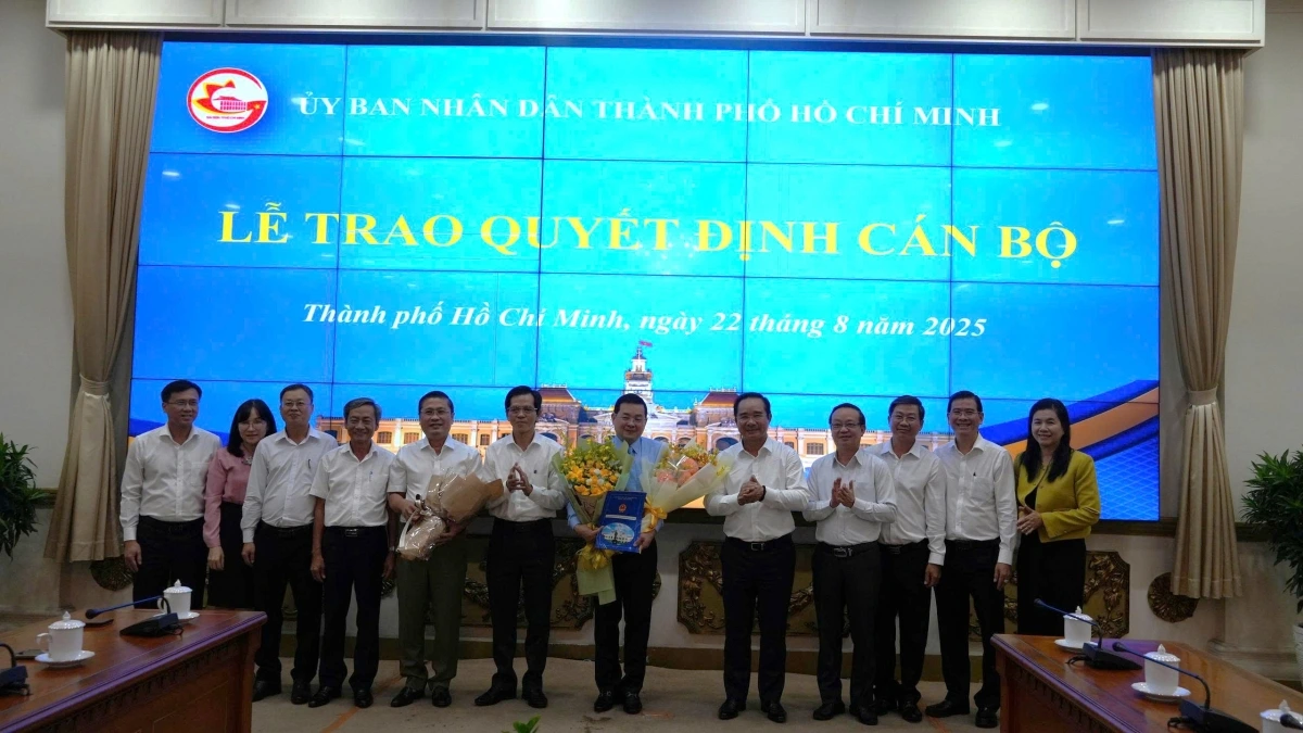 TP.HCM kiện toàn nhân sự Sở Nông nghiệp và Môi trường; Ban Quản lý khu chế xuất TP (ảnh H.M)
