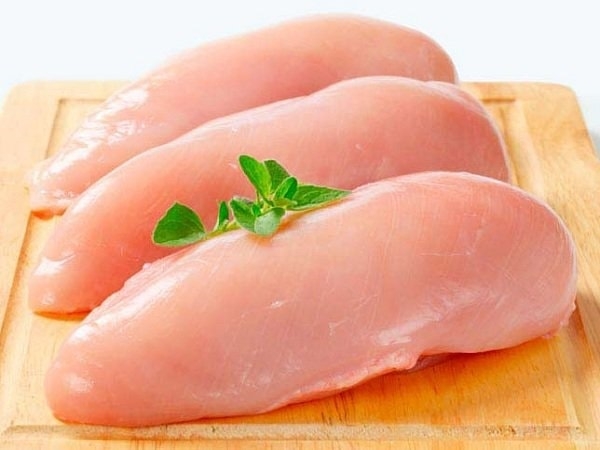 Ức gà hấp - lựa chọn lành mạnh cho người giảm cân
