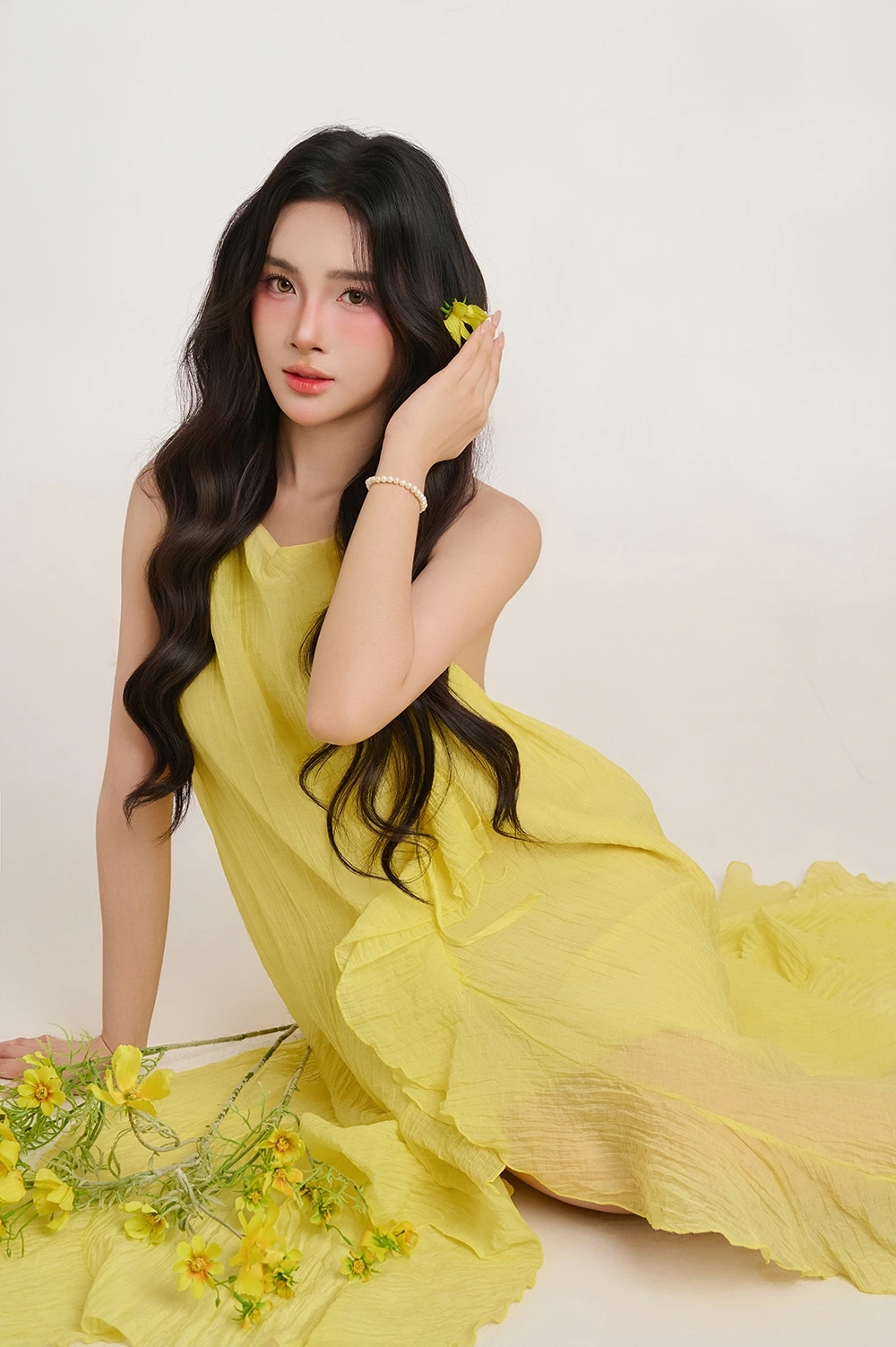 Dù tham gia nghệ thuật từ sớm, Hoài An vẫn hoàn thành tốt công việc học tập của mình. 12 năm liền đạt danh hiệu Học sinh Giỏi, 5 năm liên tiếp là học sinh Giỏi cấp tỉnh.