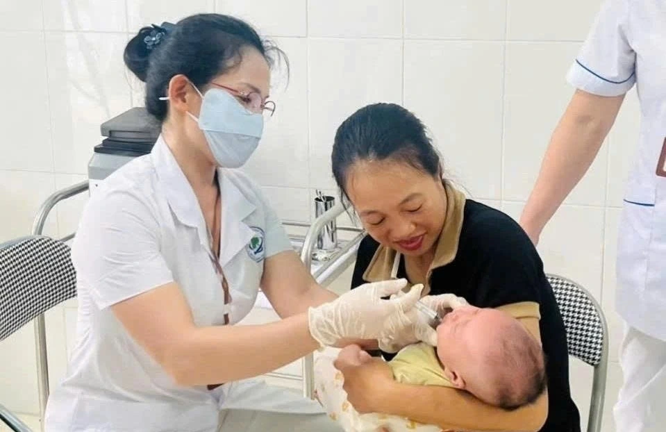 Trạm Y tế Tân Thịnh đã có hơn 40 trẻ được uống và đến nay chưa ghi nhận trường hợp nào gặp phản ứng phụ. Ảnh: CDC Lào Cai.