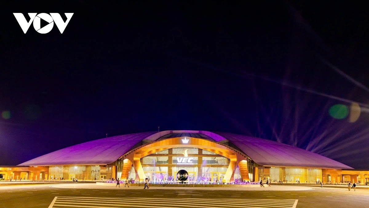 The circular exhibition hall spans an area of 104,000 square meters. It draws inspiration by the legend of the Golden Turtle God (Kim Quy), a mythical golden turtle god appearing in several Vietnamese legends.