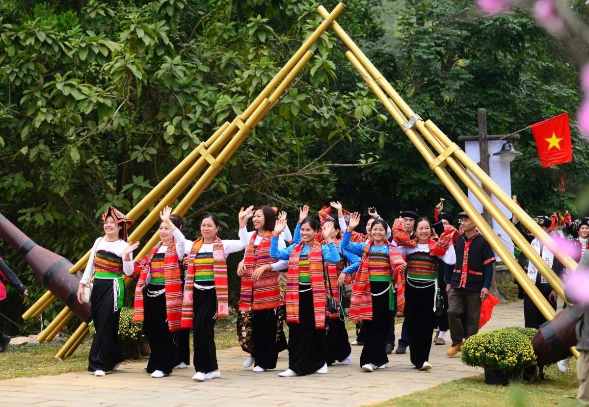 Chợ phiên vùng cao được tái hiện tại chương trình "Vui tết độc lập" tại làng Văn hóa Du lịch các dân tộc Việt Nam mang nhiều nét văn hóa đặc sắc. (Ảnh: LVH)