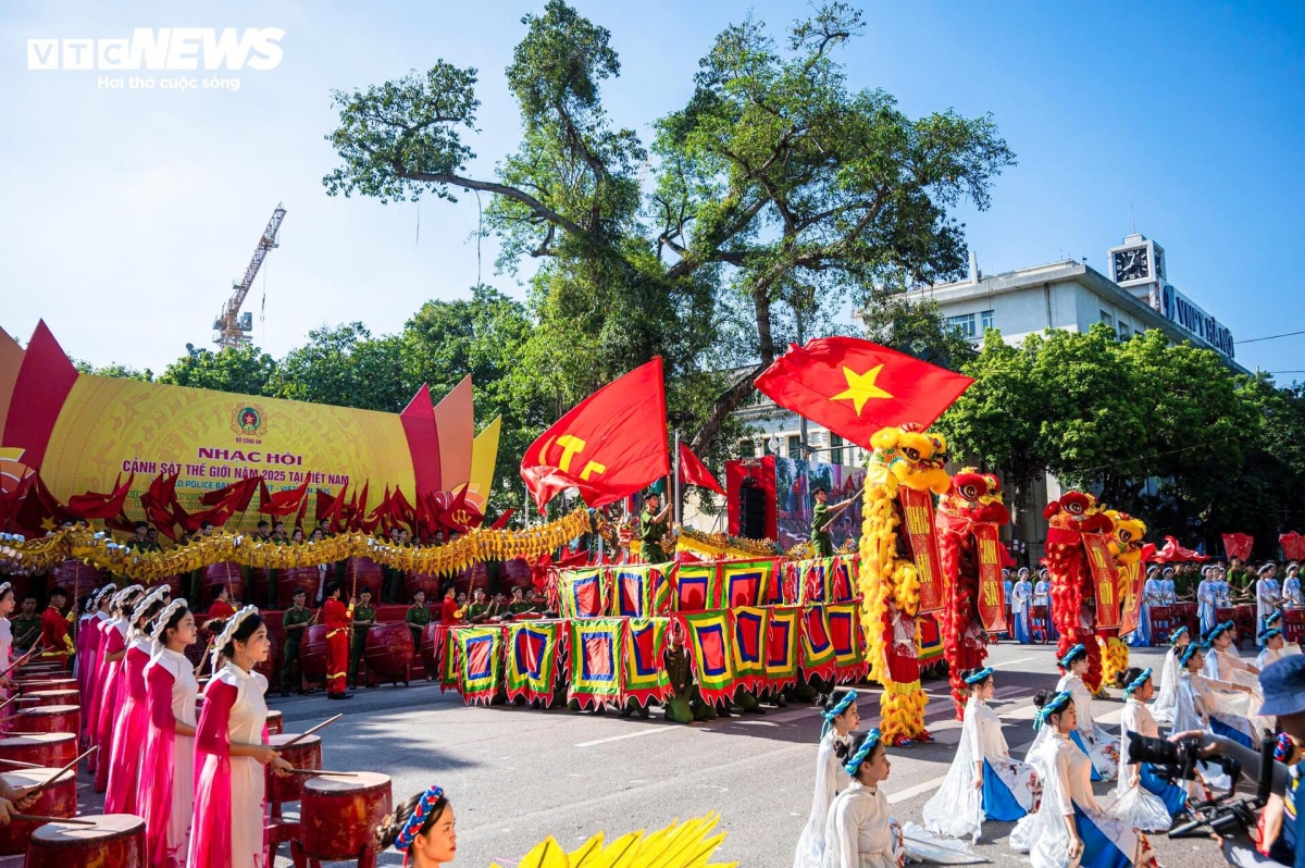 Organised by the Ministry of Public Security, the festival marks two major milestones, including the 80th anniversary of the Traditional Day of the People's Public Security Forces as well as the 20th anniversary of All People's Day for National Security Protection.