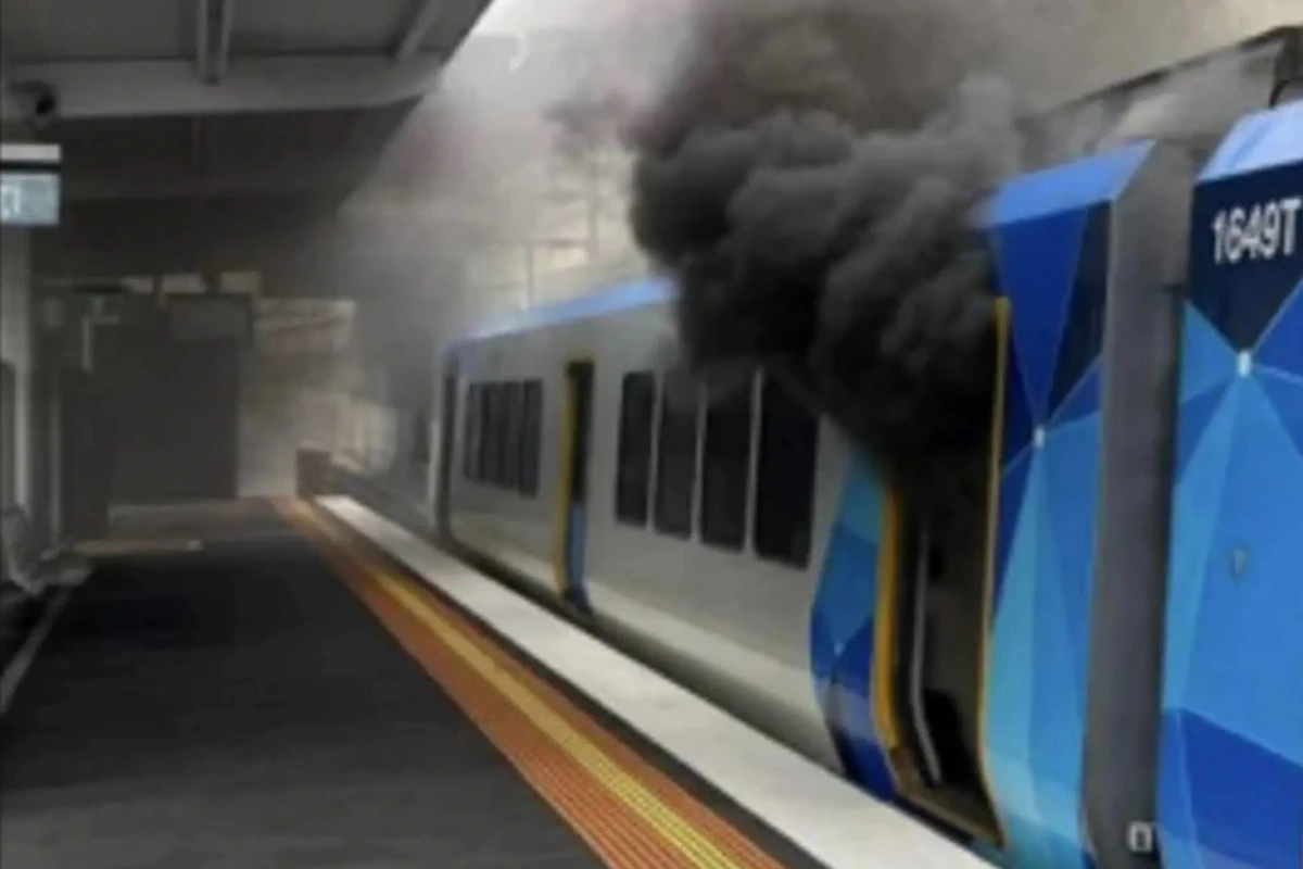 Xe đạp điện cháy trên tàu Metro tại thành phố Melbourne vào tháng 3/2025. Nguồn: Reddit